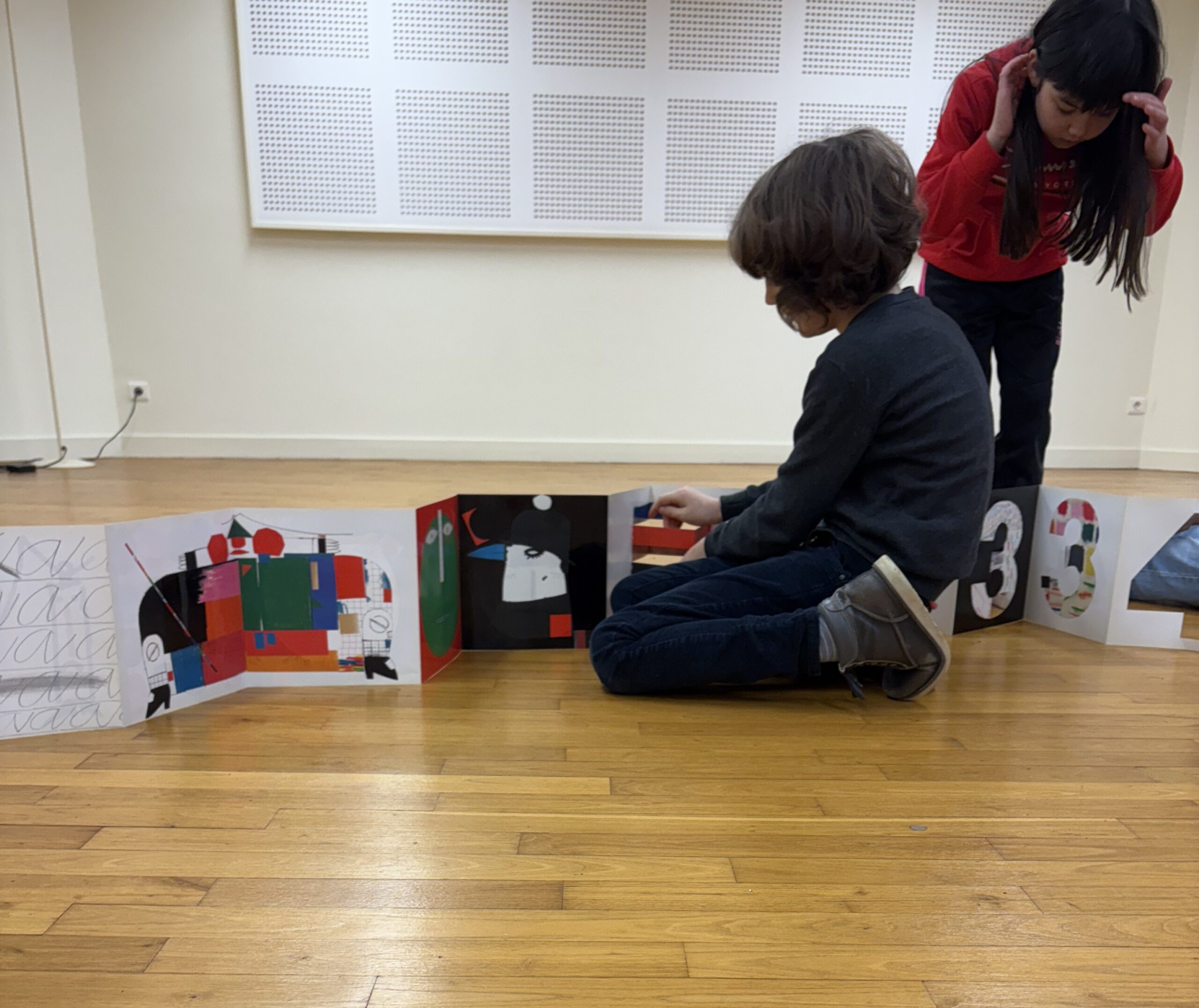 Atelier autour de l'illustratrice Kveta Pacovska